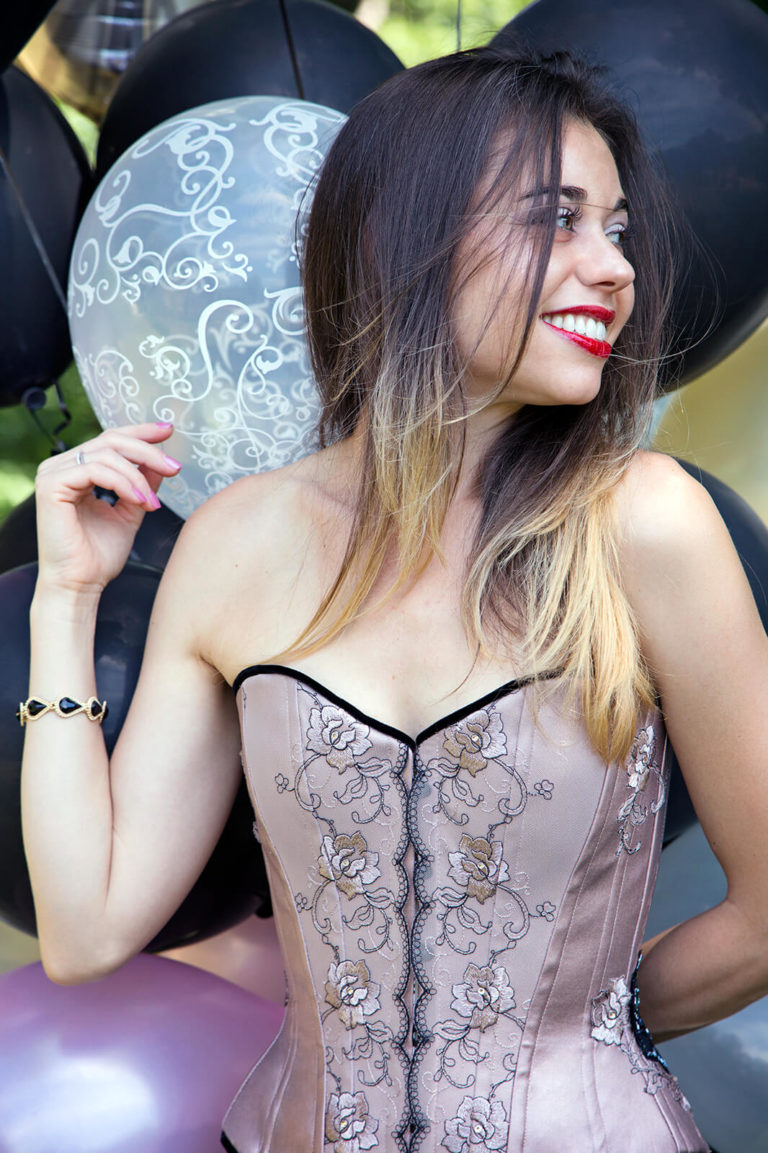 happy-blogiversary-champagne-corsets-champagne-corsets-designs